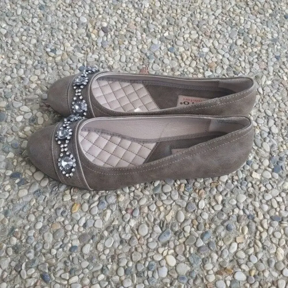Rialto Comfort Brown Jeweled Flats Size 7.5